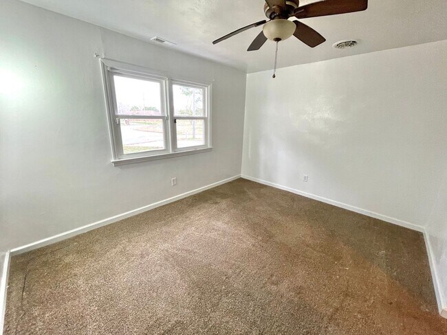 Building Photo - Spacious Home with Large Yard, Hot Tub, and More