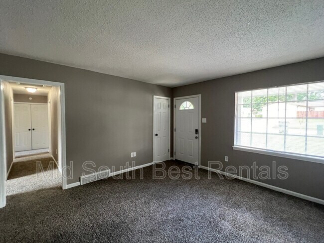 Building Photo - 4839 Appleville St