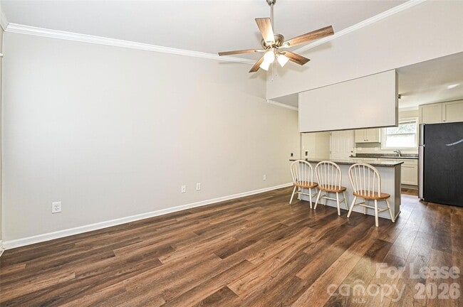 Building Photo - 302 E Hudson St