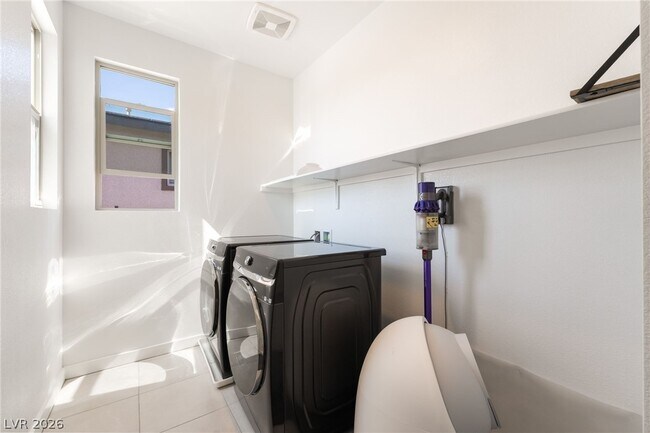 Building Photo - 720 Emerson Creek Ct