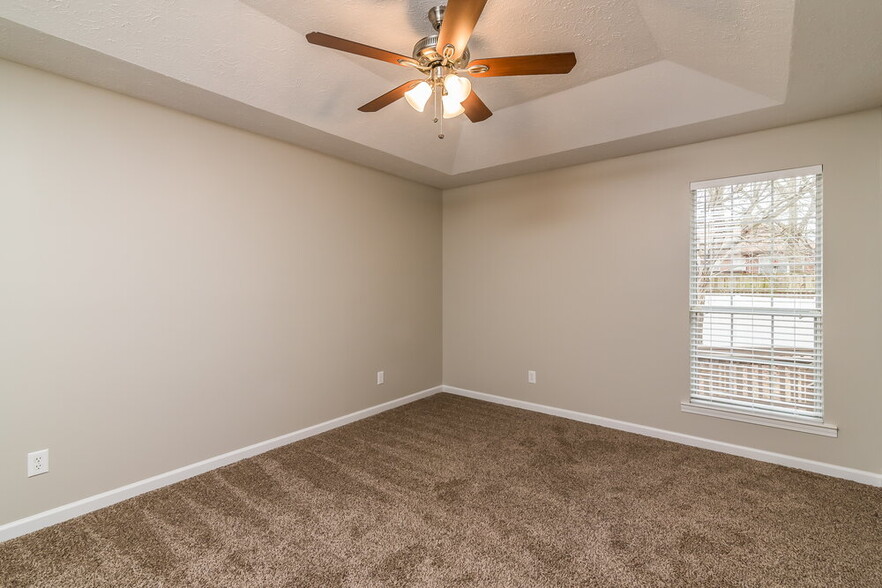 Building Photo - 319 Cypress Glen Dr