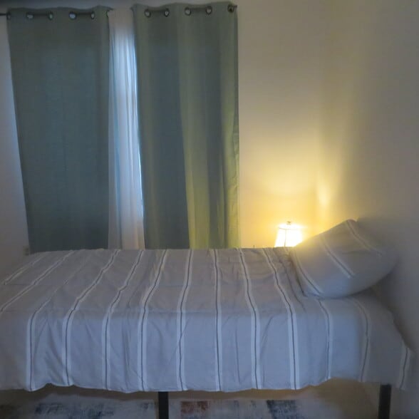 Building Photo - 7270 Huntsmen Cir