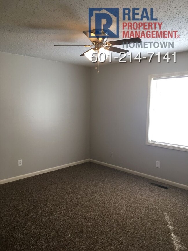 Building Photo - 134 Lonsdale Cir