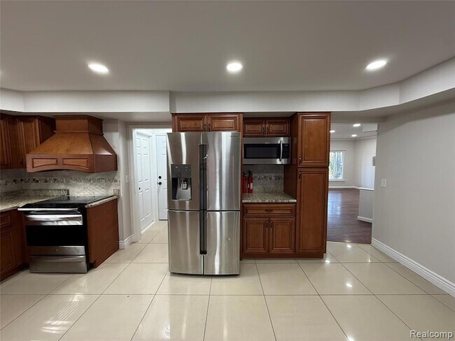 Building Photo - 2308 Kipling Dr