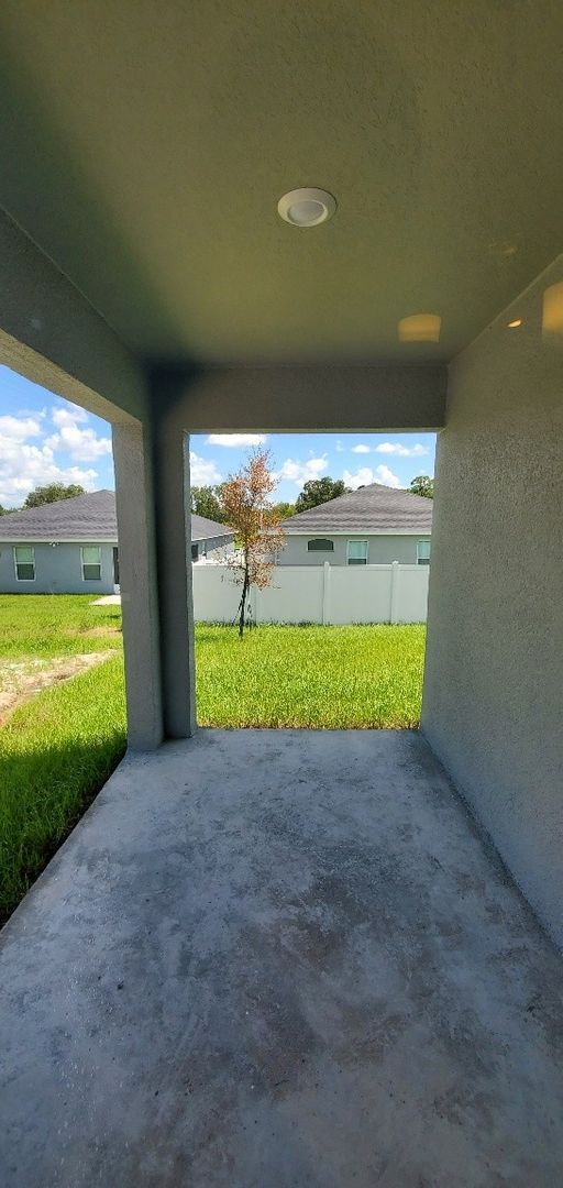 Building Photo - 4-Bedroom, 2-Bathroom in Winter Haven ***MOVE-IN SPECIAL/50% OFF 2ND MONTH!!***