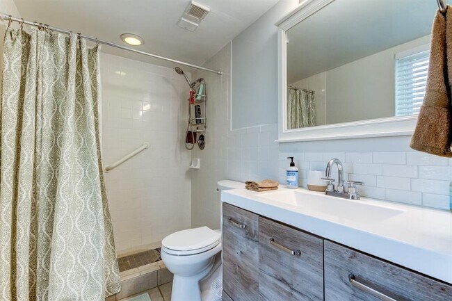 Building Photo - 90 S Highland Ave