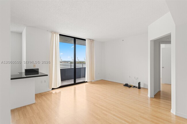 Building Photo - 1330 West Dr