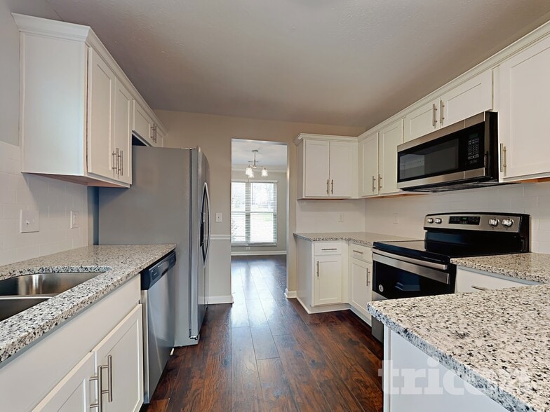 Building Photo - 107 Charleston Ct