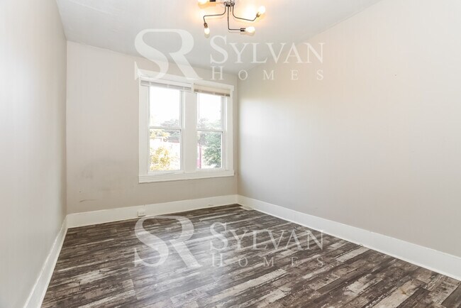 Building Photo - The Lifestyle You Deserve.