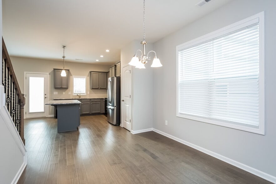 Building Photo - 395 Crawford Pkwy