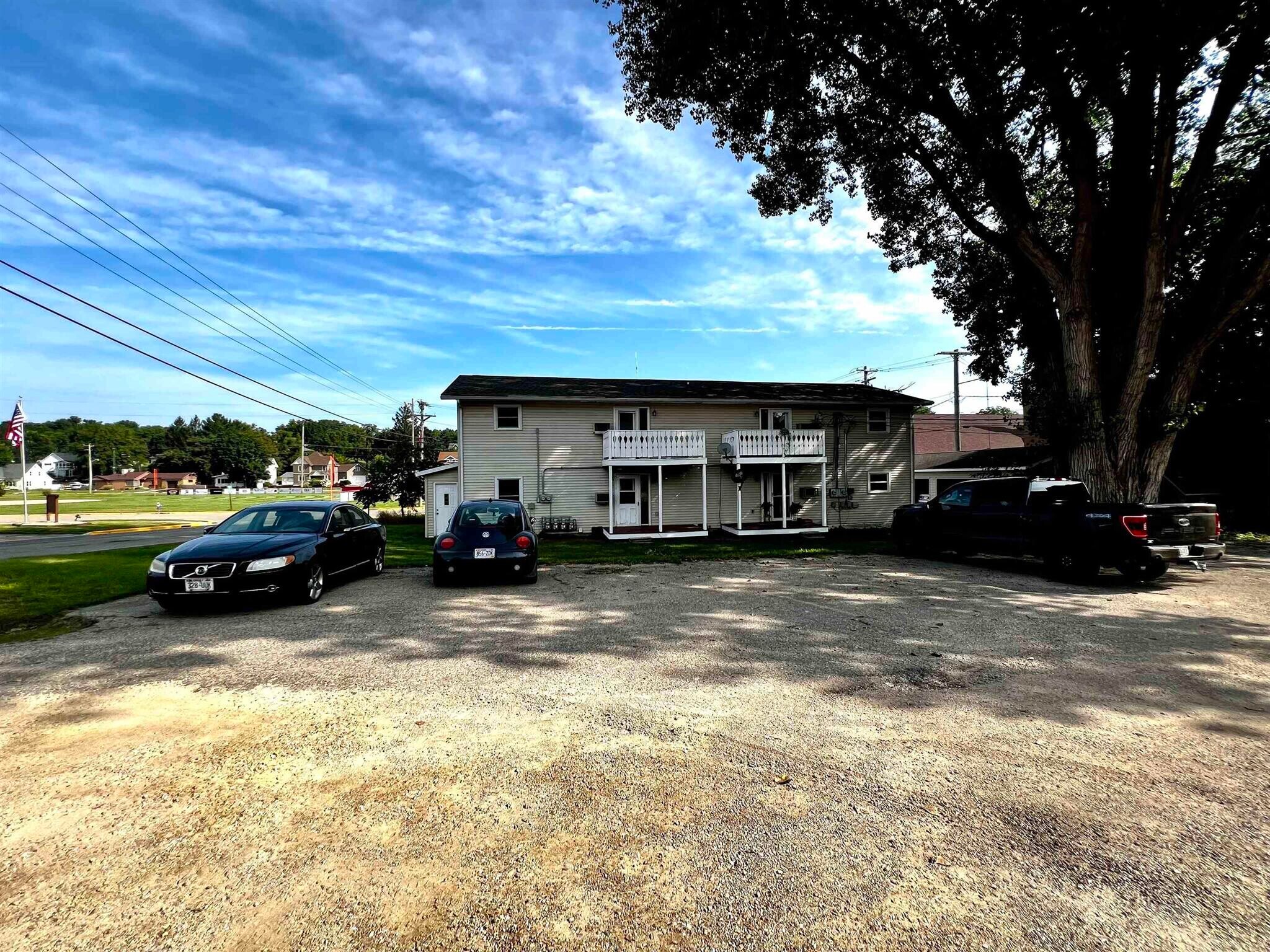 Building Photo - 219 4th Ave