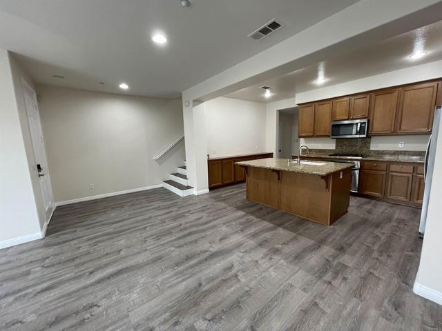 Building Photo - 2208 Pasadena Ct