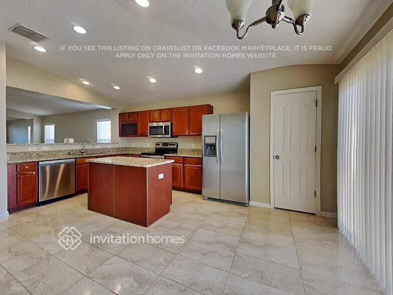 Building Photo - 3028 Park Ridge Ave