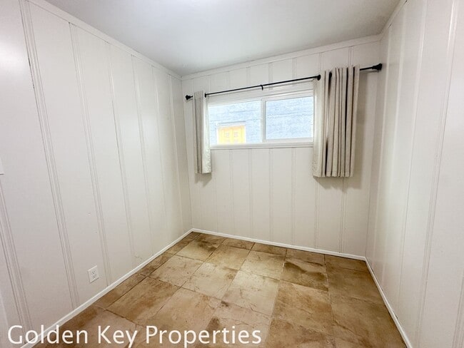 Building Photo - Single-level ADU on the beach - ALL UTILIT...