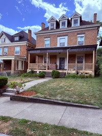 Building Photo - 5430 Baywood St