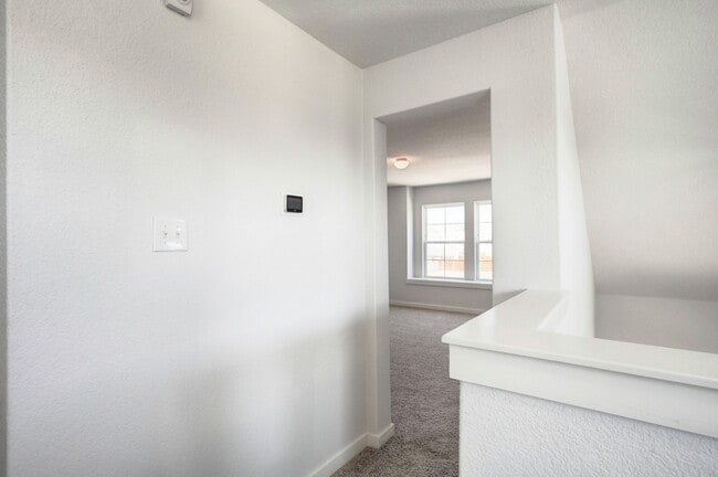 Building Photo - 21251 Shr Blf Dr