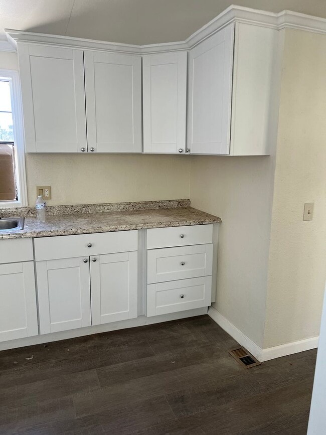 Building Photo - Single Family Rental