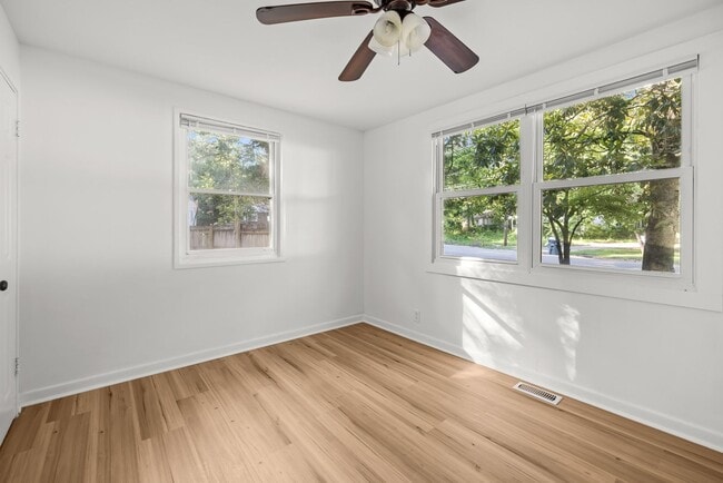 Building Photo - Charming 3 Bedroom, 2 Bathroom house