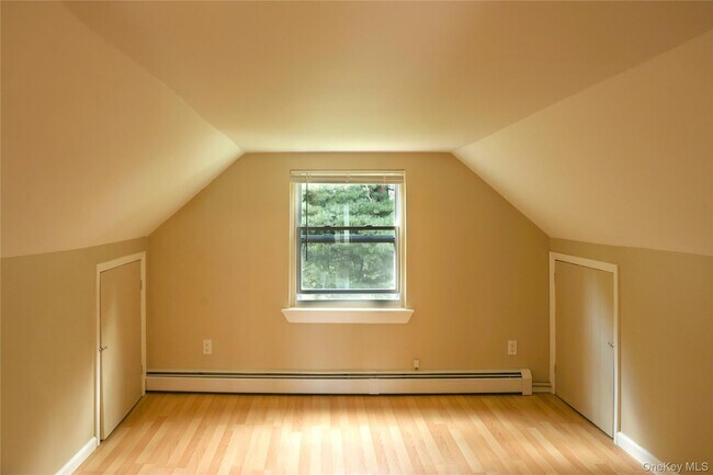 Building Photo - 50 Baron De Hirsch Rd