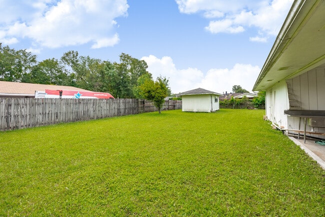 Building Photo - 12114 Tams Dr