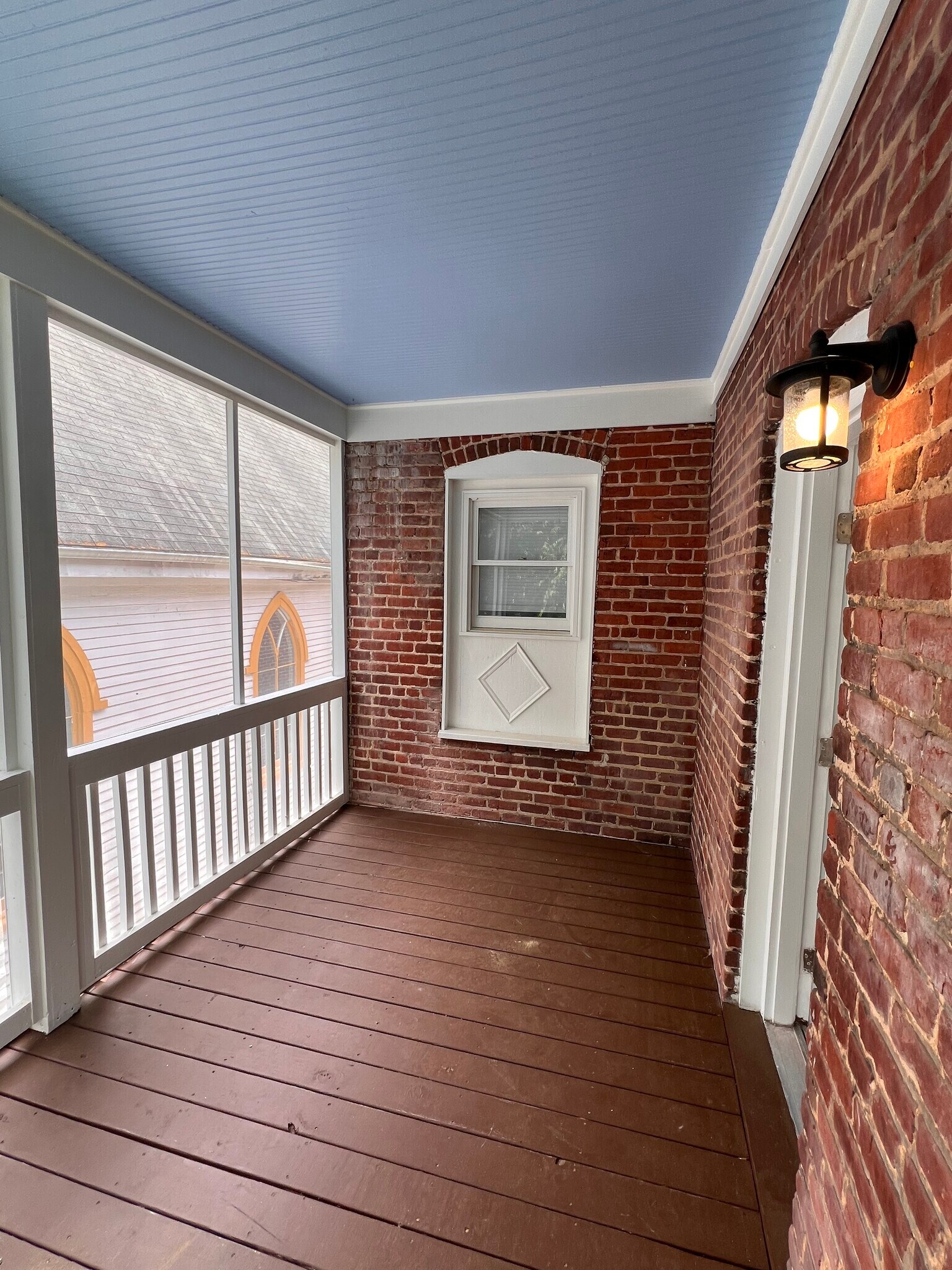 Building Photo - 1005 W High St