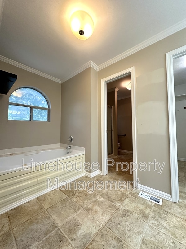 Building Photo - 2849 Crossings Dr
