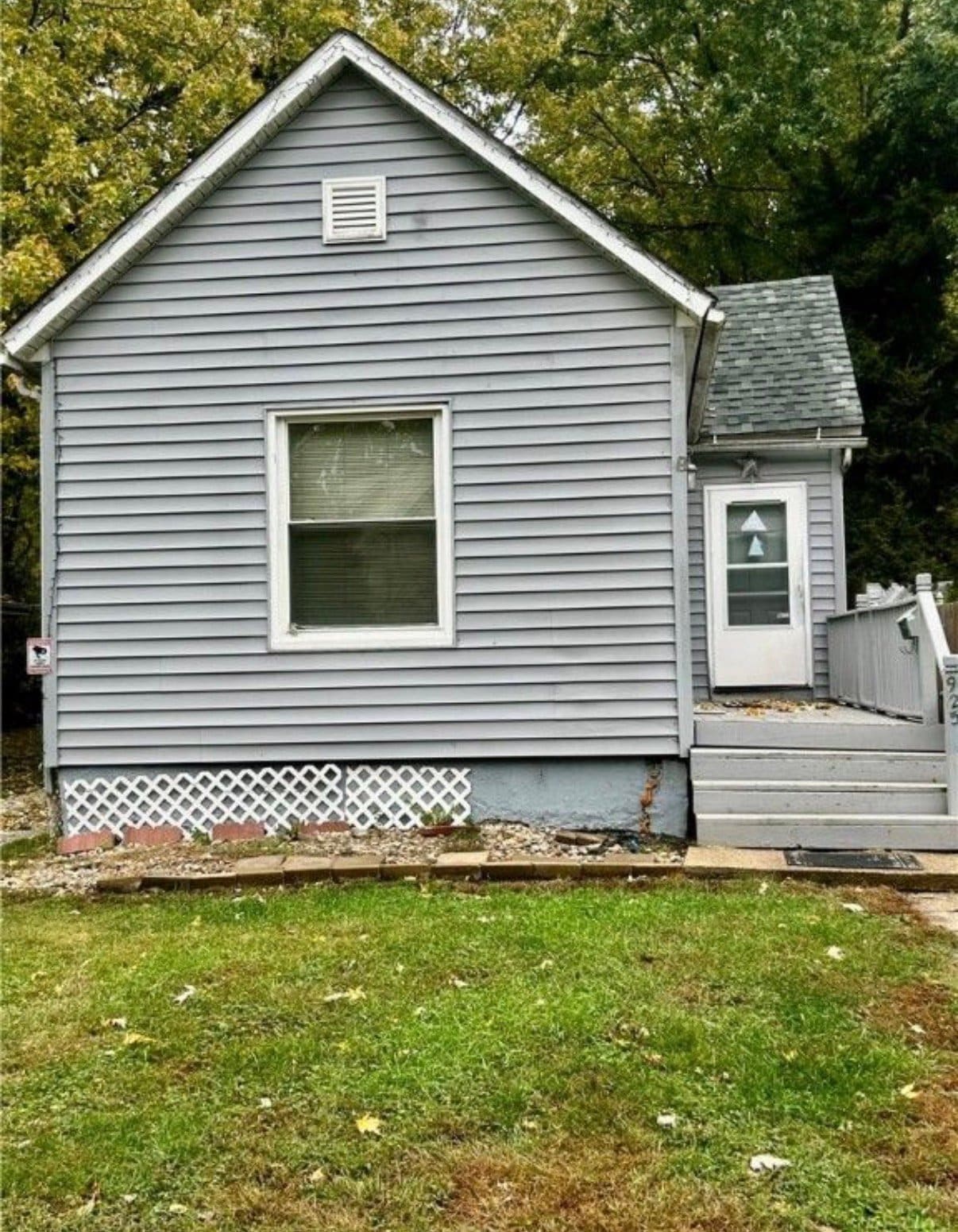 Building Photo - 925 W Olive St