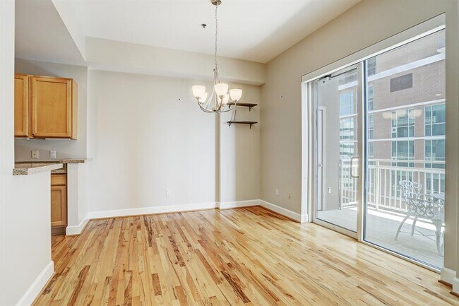 Building Photo - 2520 Robinhood St