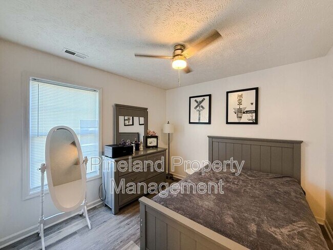 Building Photo - 301 Buckeye Dr