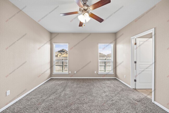 Building Photo - 3 Bedroom- 2 Bathroom in Hills of Westwood