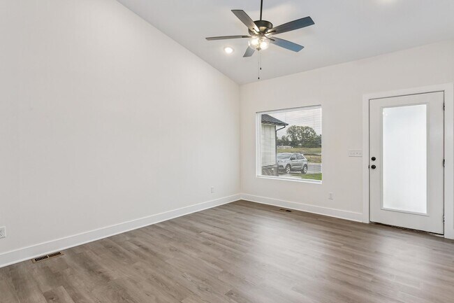Building Photo - 5139/41 S Chase Ave