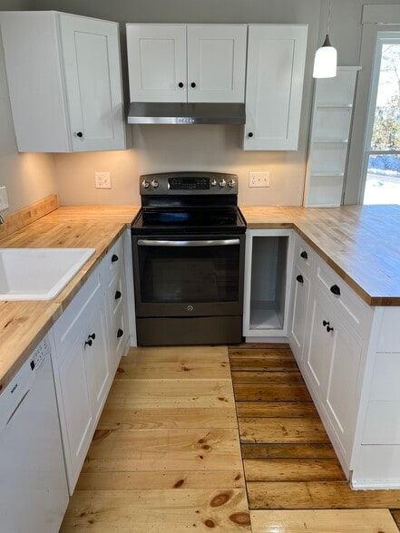 Building Photo - 145 South St