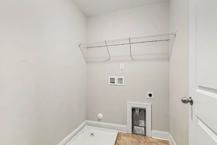 Building Photo - 846 Silver Leaf Dr