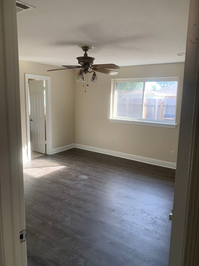 Building Photo - 4945 Avron Blvd