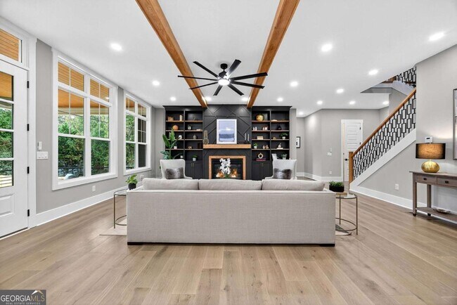 Building Photo - 6651 Malvin Dr