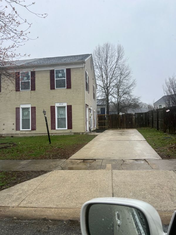 Building Photo - 202 Jennifer Dr