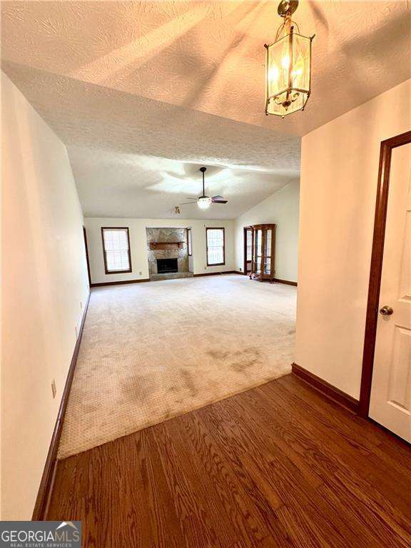 Building Photo - 910 Thousand Oaks Dr