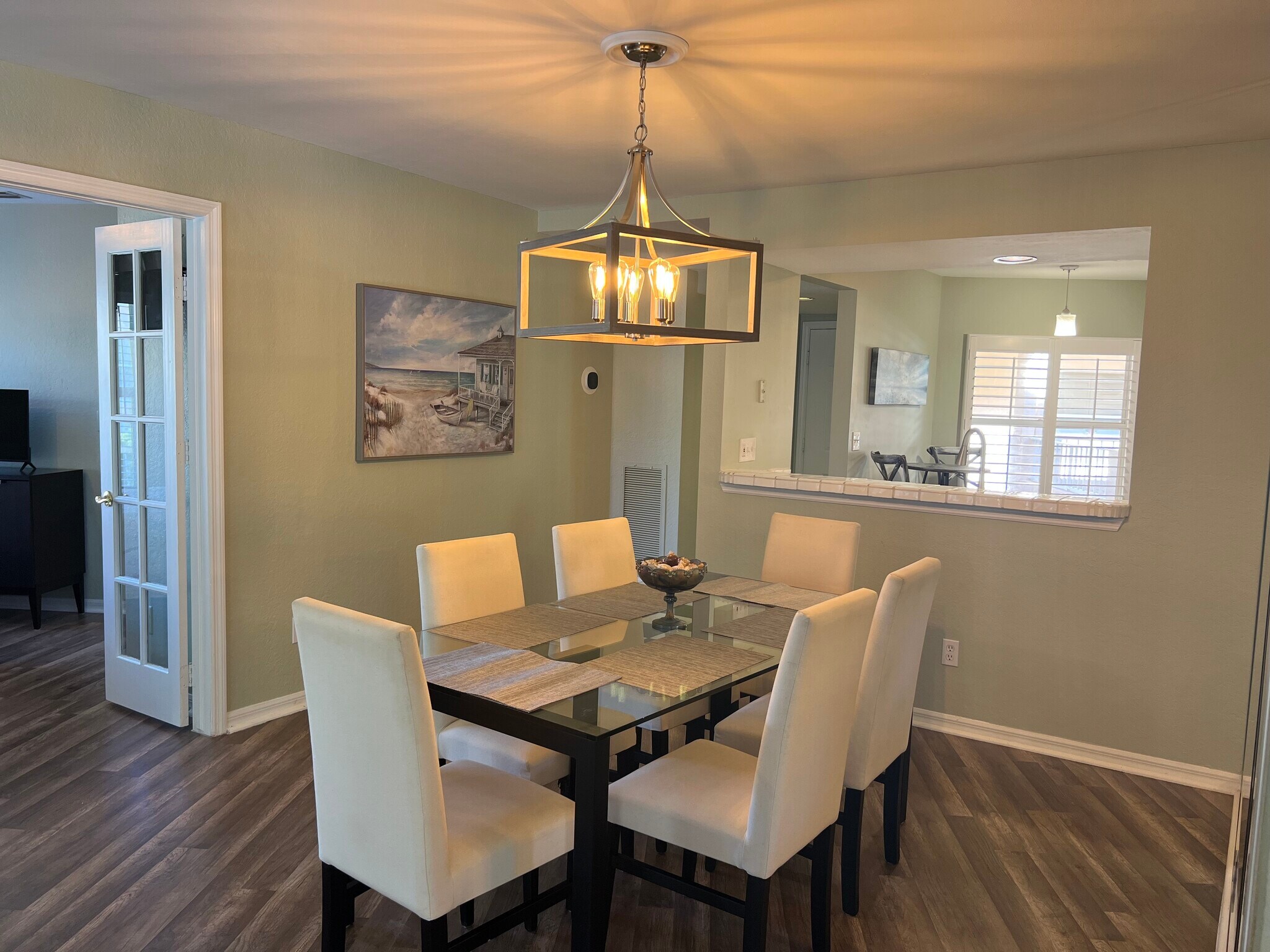 Dining table - 1096 Woodshire Ln