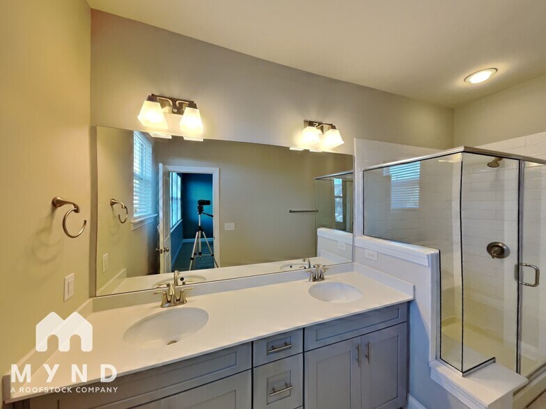 Building Photo - 3322 Bending Birch Pl