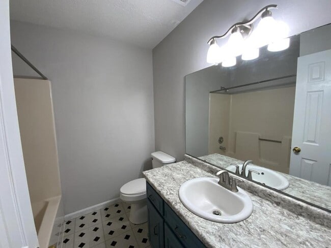 Building Photo - 140-10 Lanier Dr