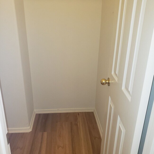 Building Photo - Nice 3 Bedroom/ 3 Bathroom Home in Moreno Valley!!!