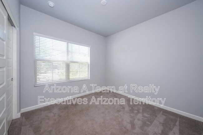 Building Photo - 9404 W Gambel Oak Ln