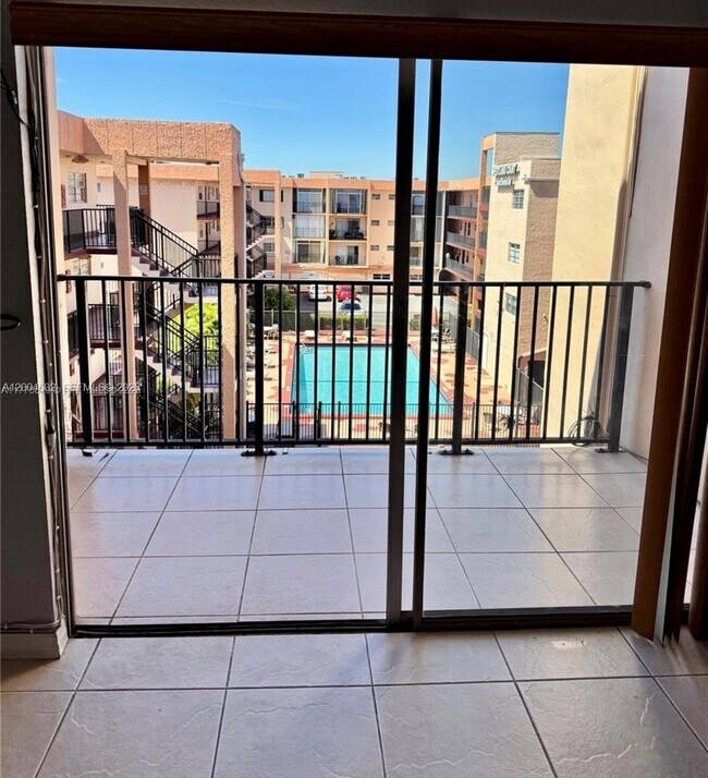 Building Photo - 1855 W 60th St