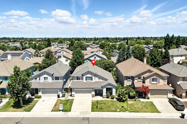 Building Photo - 9437 Red Spruce Way