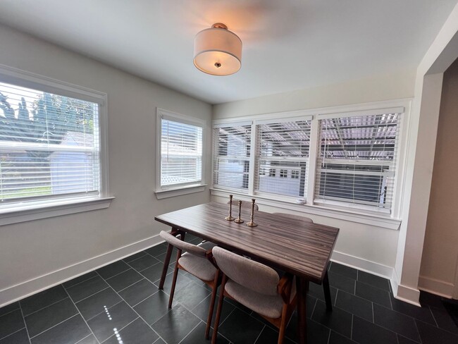 Building Photo - Fully Updated Home in San Leandro Available for Rent!!