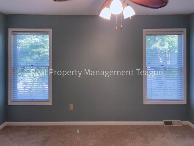 Building Photo - Beautiful Single Family Home