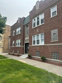 Building Photo - 2422 N Kilbourn Ave