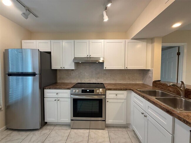 Building Photo - 6219 Palma Del Mar Blvd S