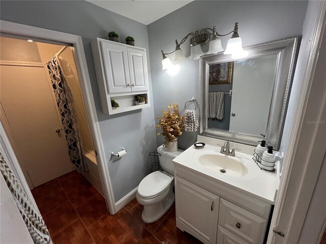 Building Photo - 14884 Laguna Beach Cir