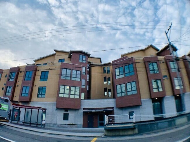 Building Photo - Live like you are always on vacation!- AMSI-